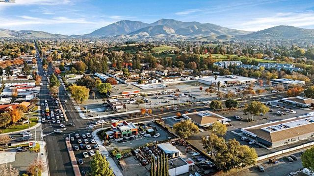 4004 Salem St, Concord, CA 94521