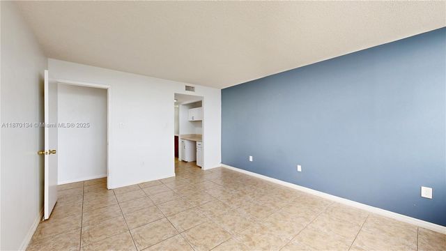 18011 Biscayne Blvd 903, Aventura, FL 33160