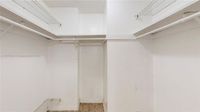 18011 Biscayne Blvd 903, Aventura, FL 33160