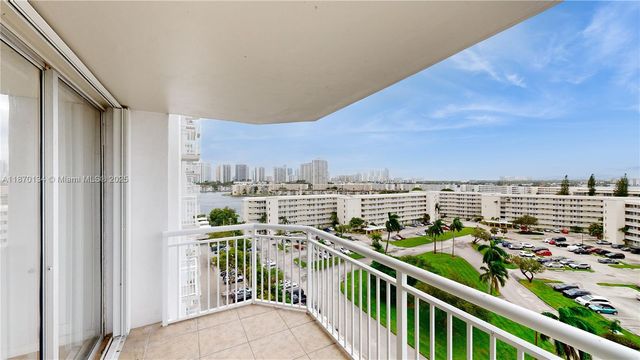 18011 Biscayne Blvd 903, Aventura, FL 33160