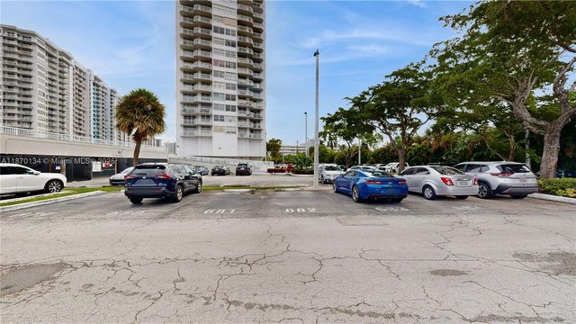 18011 Biscayne Blvd 903, Aventura, FL 33160