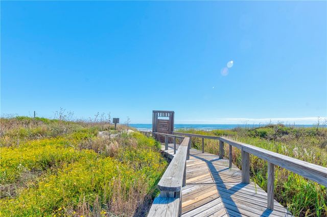 800 Sandcastle Dr 415, Port Aransas, TX 78373