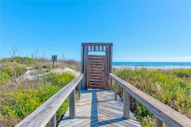 800 Sandcastle Dr 415, Port Aransas, TX 78373