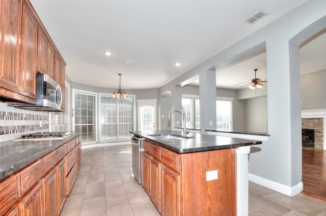 6212 Meadowcrest Lane, Sachse, TX 75048