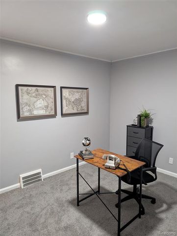 8277 Sussex Street, Detroit, MI 48228