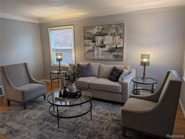 8277 Sussex Street, Detroit, MI 48228