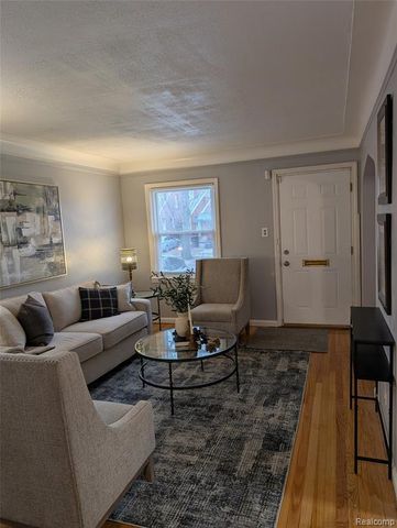 8277 Sussex Street, Detroit, MI 48228