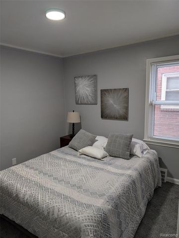 8277 Sussex Street, Detroit, MI 48228