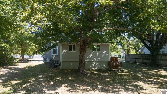 701 Sycamore, Murray, KY 42071