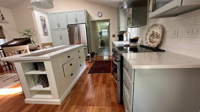 94 Brets Road, Brattleboro, VT 05301