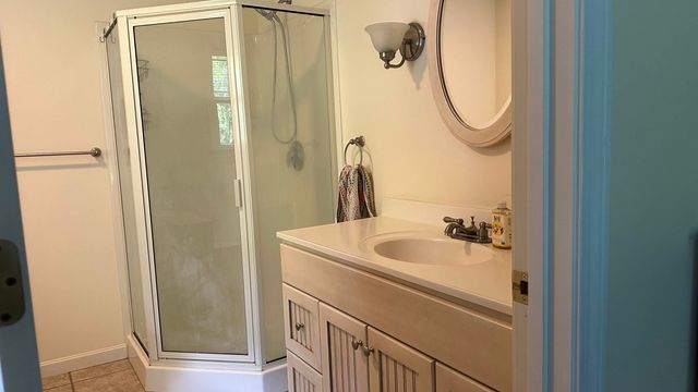 94 Brets Road, Brattleboro, VT 05301