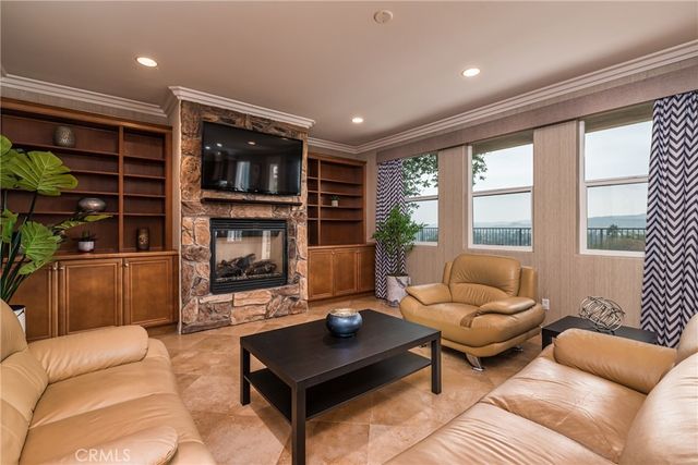 1688 Crest View, Pomona, CA 91768