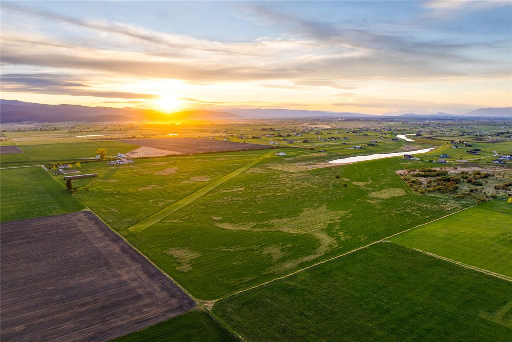 465 Farm Road, Kalispell, MT 59901 photo 3