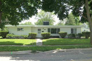 135 Riverside Drive, Alma, MI 48801