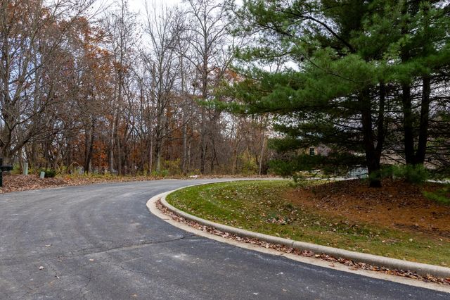 5101 Garden Gateway Road, Valparaiso, IN 46383