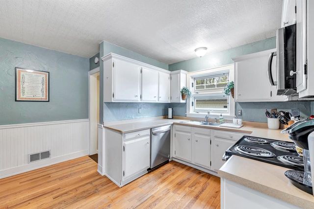 801 LAWTON PLACE, De Pere, WI 54115