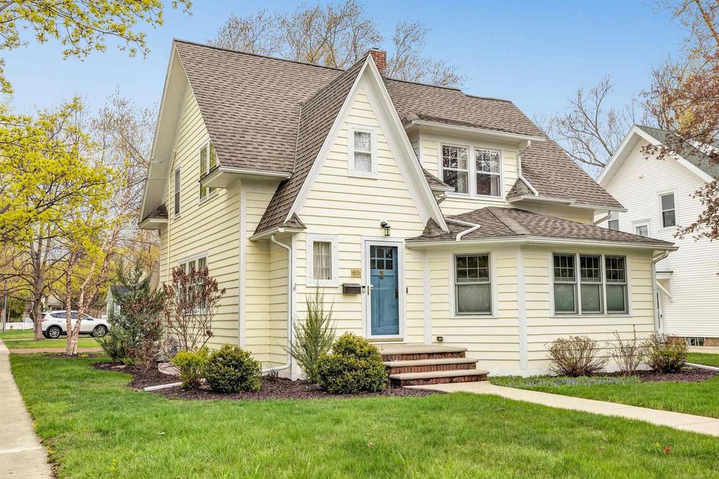 801 LAWTON PLACE, De Pere, WI 54115