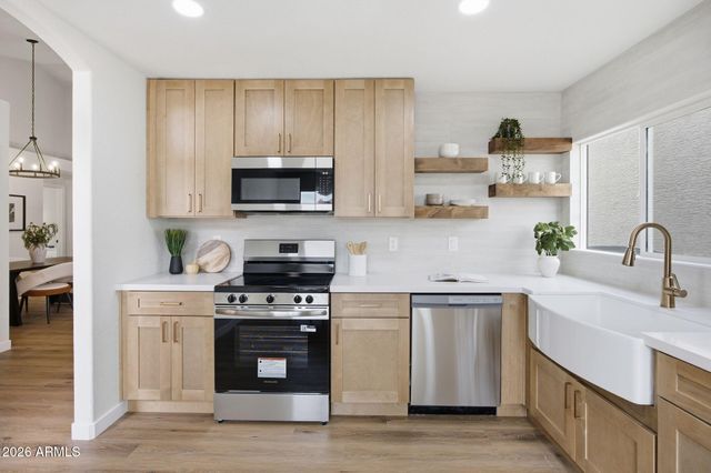 3170 W BAYLOR Lane, Chandler, AZ 85226