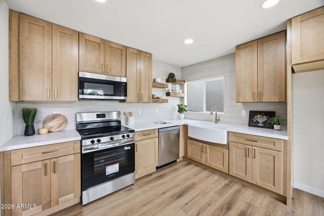 3170 W BAYLOR Lane, Chandler, AZ 85226