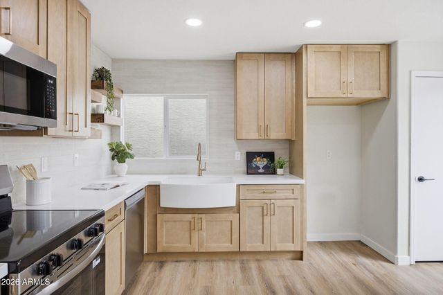 3170 W BAYLOR Lane, Chandler, AZ 85226