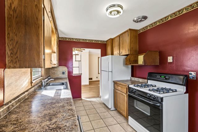 3004 Bellaire Avenue, Maplewood, MN 55109