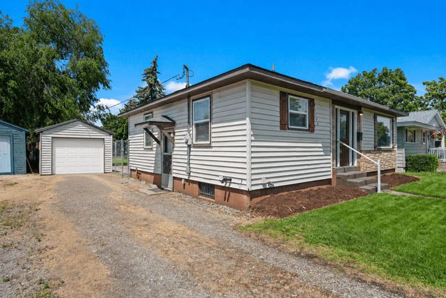 1743 N Altamont St, Spokane, WA 99207