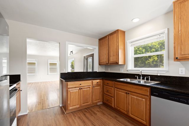 1743 N Altamont St, Spokane, WA 99207