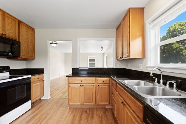 1743 N Altamont St, Spokane, WA 99207