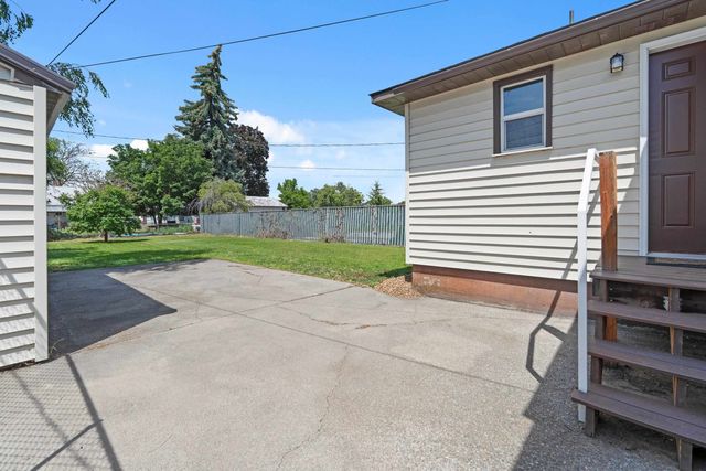 1743 N Altamont St, Spokane, WA 99207