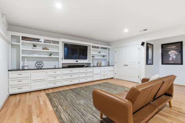 108 High Estes, Nashville, TN 37215