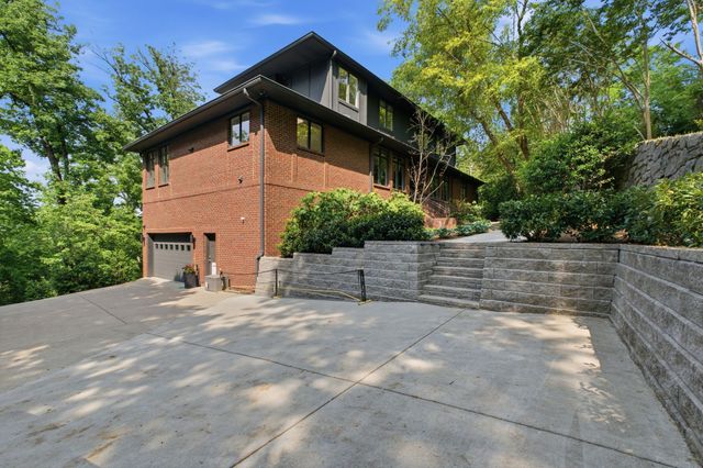 108 High Estes, Nashville, TN 37215