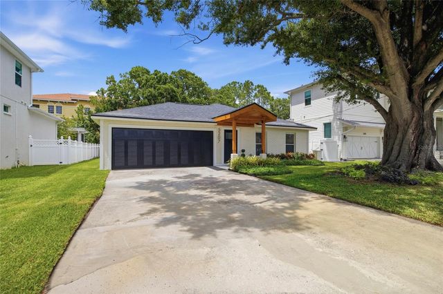 5207 W CLEVELAND STREET, Tampa, FL 33609