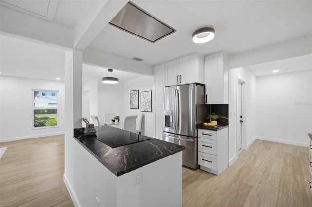 5207 W CLEVELAND STREET, Tampa, FL 33609