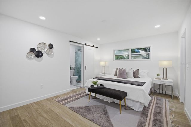 5207 W CLEVELAND STREET, Tampa, FL 33609