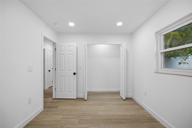 5207 W CLEVELAND STREET, Tampa, FL 33609