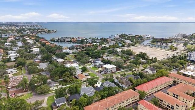 5207 W CLEVELAND STREET, Tampa, FL 33609