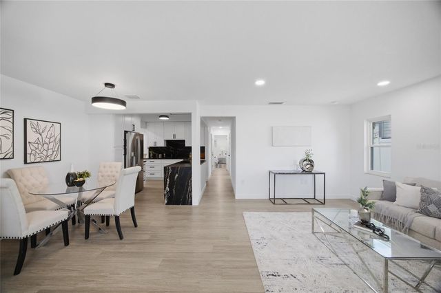 5207 W CLEVELAND STREET, Tampa, FL 33609
