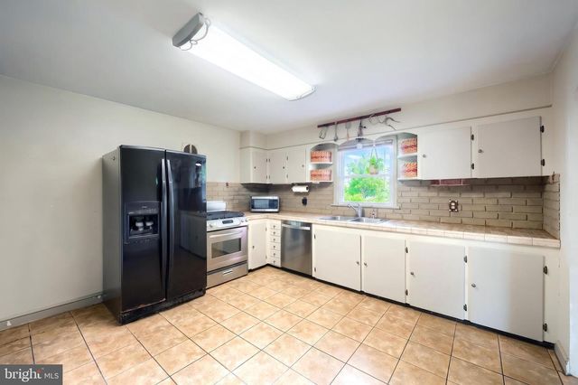1312 BONNEVIEW RD, York, PA 17406