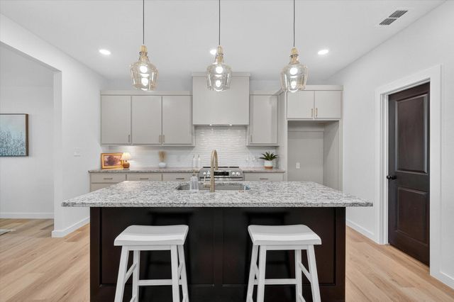 1415 Farmhouse Avenue, Wolfforth, TX 79382