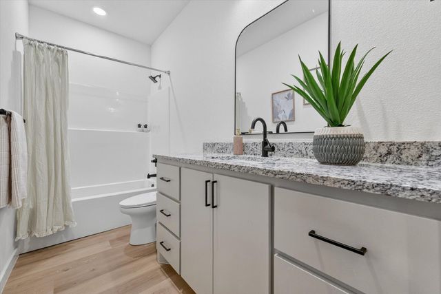 1415 Farmhouse Avenue, Wolfforth, TX 79382