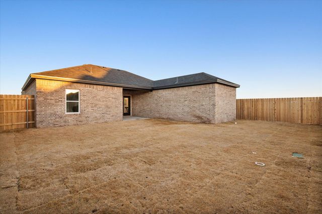 1415 Farmhouse Avenue, Wolfforth, TX 79382