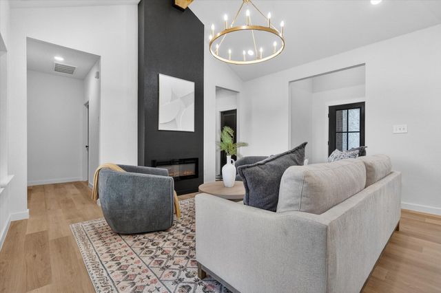 1415 Farmhouse Avenue, Wolfforth, TX 79382