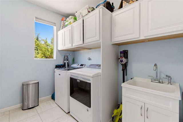 4703 Hojas Verdes, Santa Fe, NM 87507