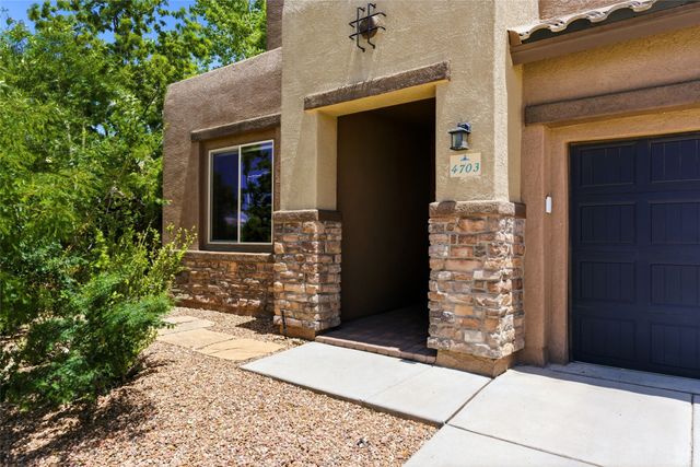 4703 Hojas Verdes, Santa Fe, NM 87507