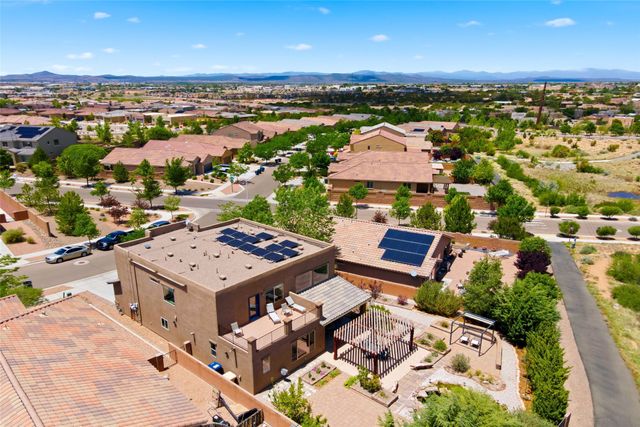 4703 Hojas Verdes, Santa Fe, NM 87507