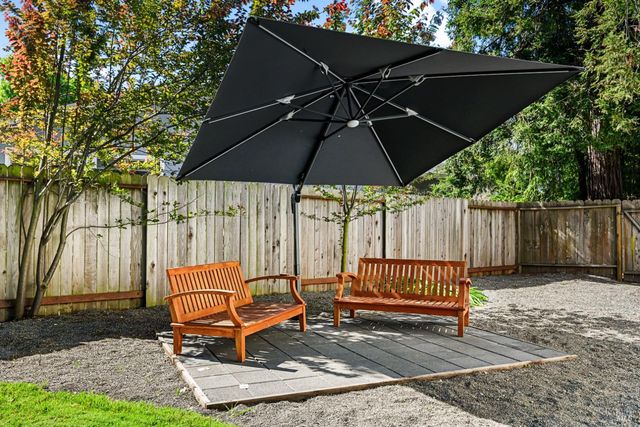 855 Garden Ct, Petaluma, CA 94954