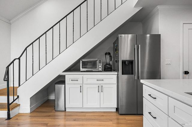 855 Garden Ct, Petaluma, CA 94954