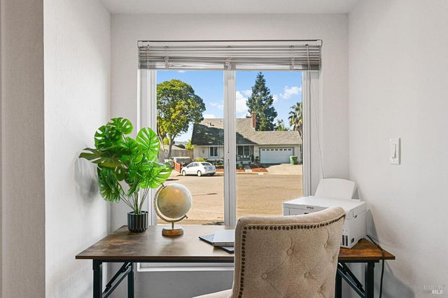 855 Garden Ct, Petaluma, CA 94954