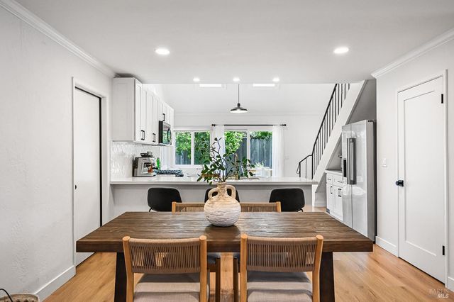 855 Garden Ct, Petaluma, CA 94954