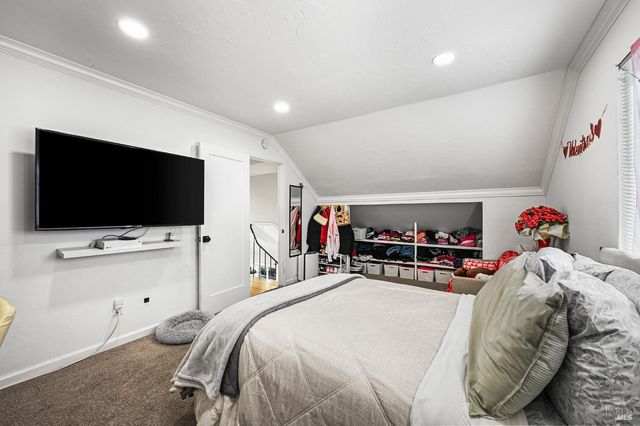 855 Garden Ct, Petaluma, CA 94954